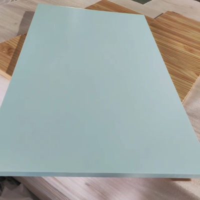 Aangepaste kleuren van dennenhoutplaat Decoratieve houten panelen voor projectoplossingsmogelijkheden