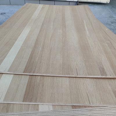 Boven- Wit eiken fineer panelen Solid hout paulownia kern board voor de productie van meubels