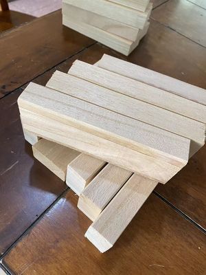 Houten bouwblokken van paulownia met een op maat gemaakte dikte