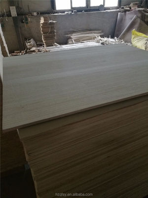 Vochtgehalte van 8%-12% FSC-gecertificeerd Paulownia-bord voor milieuvriendelijke bouw