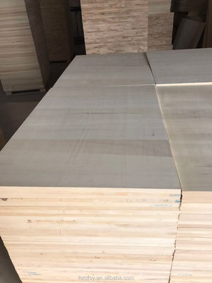 Aanpassing van massief hout Paulownia-planken voor huishoudelijke projecten