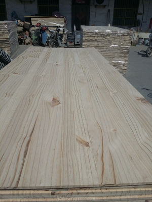 8-12% vochtgehalte Pine Board uit Zeeland voor maatwerk en milieuvriendelijk