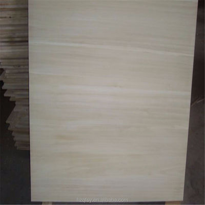 Solid Wood Boards Paulownia Hout in 1220*2240mm Grootte met en Dichtheid 300-310kg/m3