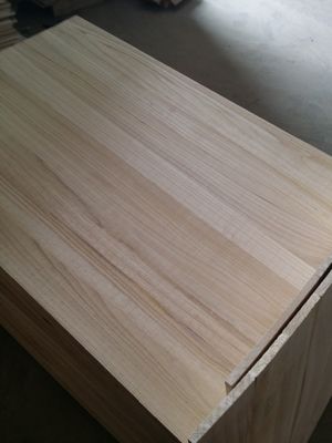 Naverkoopservice E1/E0 Grade Edge Glue Popel Solid Board voor modern interieur Hotel