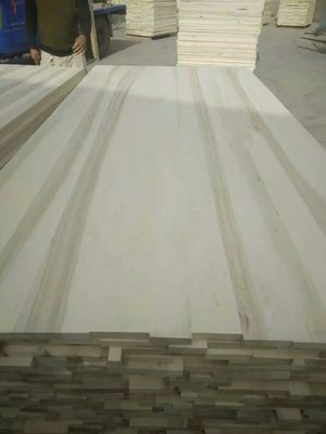 Naverkoopservice E1/E0 Grade Edge Glue Popel Solid Board voor modern interieur Hotel