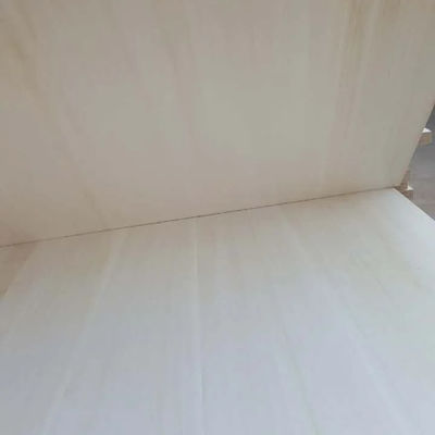 Op maat gemaakte grootte Paulownia Hout Finger Joint Board met massief hout in natuurlijke kleur