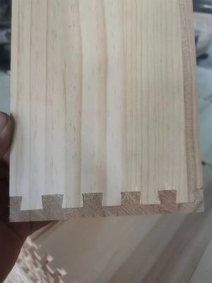Gepersonaliseerde grootte Natuurlijke/Blechte honingraat doos Pine Board Bijenkorfdoos met vier frames