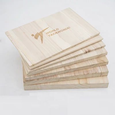 Duurzame houten breekplanken voor karate-training
