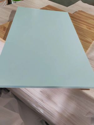 Afgewerkte op maat gemaakte kleuren Pine Wood Panel Decorative Wood Panels for Commercial Spaces