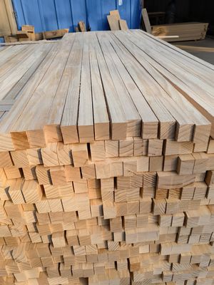 Inwendige meubels Zeeland Pine Radiata Pine Square Solid Wood Strips Slate Board AA AB BB
