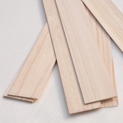 Paulownia Ruw gedroogd hout Zaaghout voor de bouw Houten planken Massivhouten planken