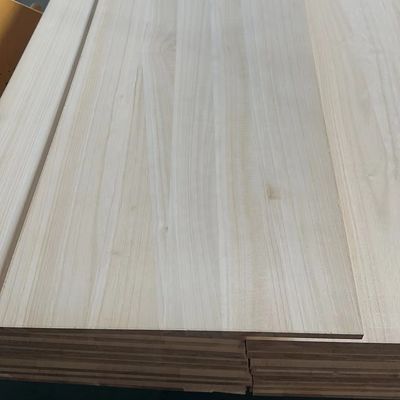 480-510 kg/m3 Pine Lumber 18mm Finger Jointed Radiata Pine Solid Planks voor meubels