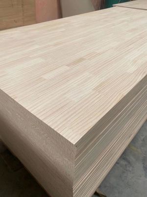 Radiata Pine Wood Finger Joint Boards voor binnenprojectoplossingen