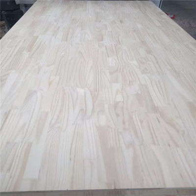 Finger Joint Board Afgesloten en schoon oppervlak voor dennenpauwnooi popel rubber hout