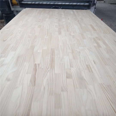 Finger Joint Board Afgesloten en schoon oppervlak voor dennenpauwnooi popel rubber hout