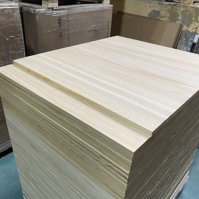 AA-klasse Radiata Pine Board met E0 E1 milieueffectieve lijm 9-35 mm dik