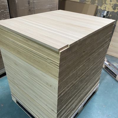 910 x 910 mm maatplaat van dennenhout met natuurlijke textuur