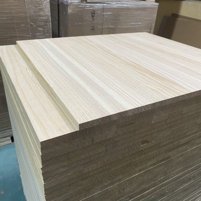 910 x 910 mm maatplaat van dennenhout met natuurlijke textuur