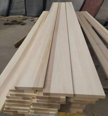 Persoonlijke afmeting 3-50 mm Paulownia houten banden voor projectoplossingen Vochtgehalte 8%-12%