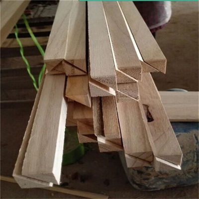Gepersonaliseerde grootte Paulownia houten strips voor decoratie 18mm x 18mm Lengte 2500mm