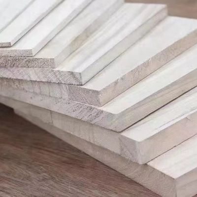 Surfborden Gebroken houten prestatiebord voor Taekwondo en Karate wedstrijden