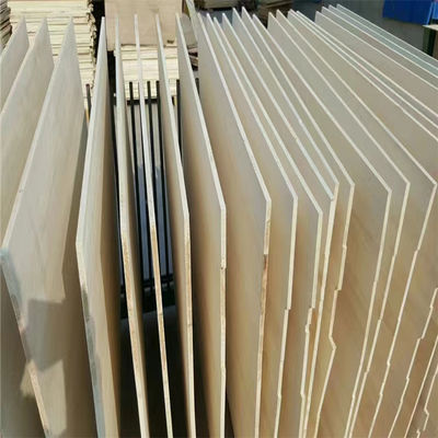 2440x1220x18 mm Vleesplaten van witte populier voor projectoplossingsmogelijkheden AA-klasse