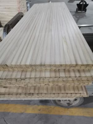 Persoonlijke dikte Solid Wood Core Paulownia Wood Snowboard 1500x460x12mm voor standaard