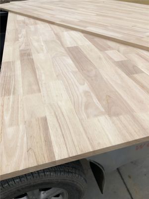 Rubberen hout met vingerverbinding massief houten planken Breedte 100-1220 mm voor interieurmeubelen