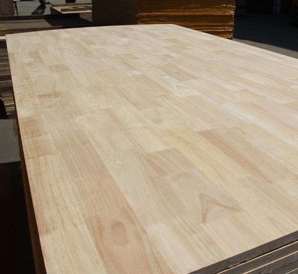 Rubberen hout met vingerverbinding massief houten planken Breedte 100-1220 mm voor interieurmeubelen
