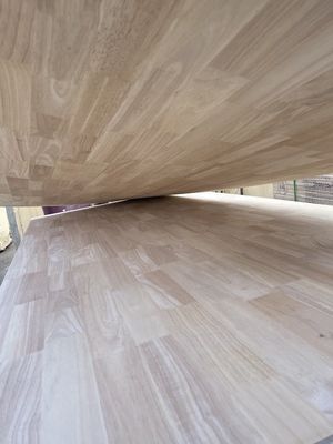 Finger-jointed board van massief rubberen hout voor UV-tafelplank 8 mm-40 mm Dikte 100-1220 mm Breedte