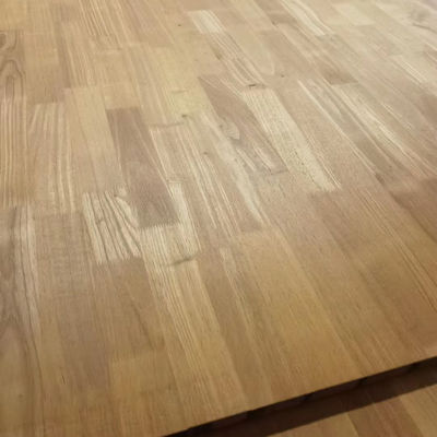 Gepersonaliseerd 1220x2440mm Gekarboneerd massief houten paneel Rubber Finger Joint Hardwood Board