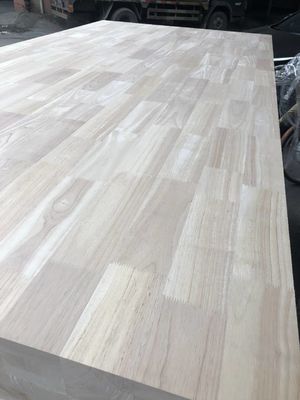 Gepersonaliseerd 1220x2440mm Gekarboneerd massief houten paneel Rubber Finger Joint Hardwood Board