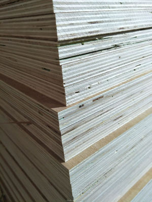 Hedendaagse spreeuwhoutplaten met vochtgehalte 8-12% 1220*2440mm