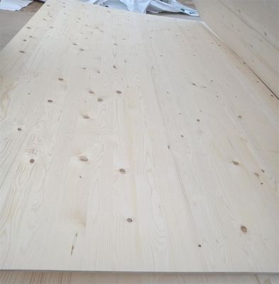 Werkplaats Vaste houten sparrenplanken Planken Vochtgehalte 8-12%