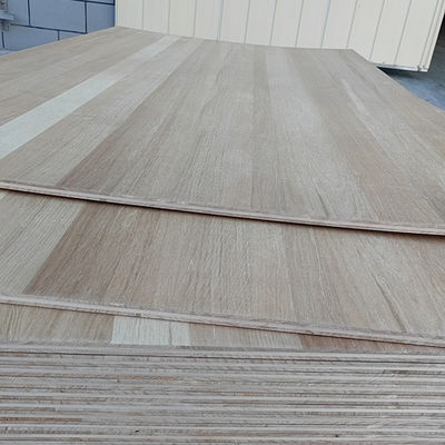 Boven- Wit eiken fineer panelen Solid hout paulownia kern board voor de productie van meubels