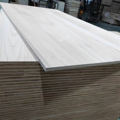 Moderne vormgeving van massief hout 3 lagen Houten paneel voor meubels Projectoplossingsmogelijkheden