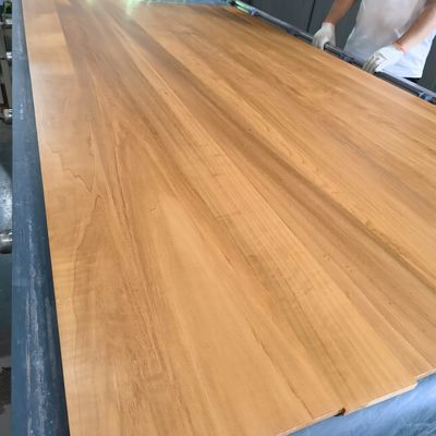Gratis reserveonderdelen met ingebakken massief houten meubelpaneel