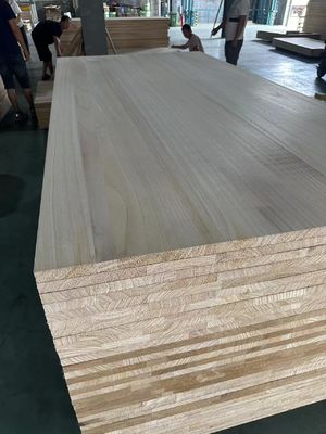 FSC-gecertificeerde geverfde panelen van massief hout
