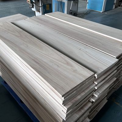 Op maat gemaakt 2440x1220 of 1200x600 massief houten plaat met vochtgehalte van 8%-12%