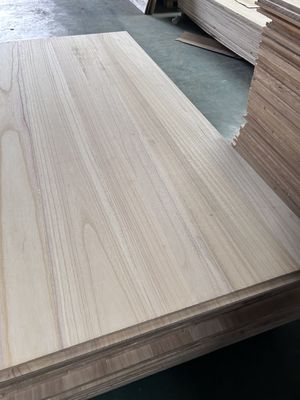 Vochtgehalte 8%-12% massief houten plaat voor meubilair Beste paulownia houten plaat