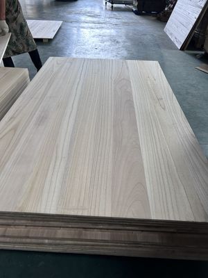 Natuurlijke Paulownia massief houten platen van graad AB of ABC met natuurlijke houten afwerking gebleekt