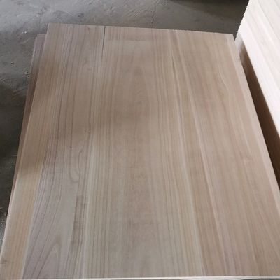 FSC-gecertificeerd Paulownia houtrand Gekleurd vingergewricht massief houten plaat M3 voor meubilair