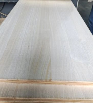 Warehouse-goedgekeurd drie lagen massief hout paulownia board met FSC 100% Certificatio