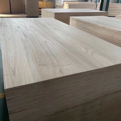 Natuurlijke massief houten panelen voor handgemaakte houtbewerking in traditioneel ontwerp