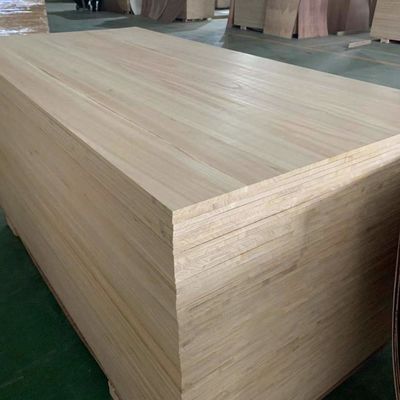Natuurlijk of gebleekt paulowniahout 2440x1220 mm M3 voor massief houten paneel